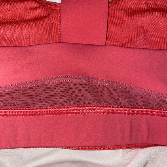 Lululemon bra - Picture 3 of 5